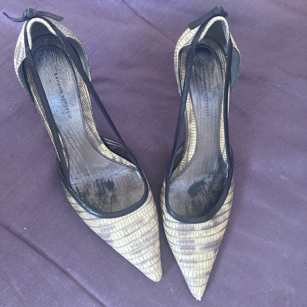 Banana Republic Italy Leather Snake Textured Heel Neutral Black Bow Back 7.5